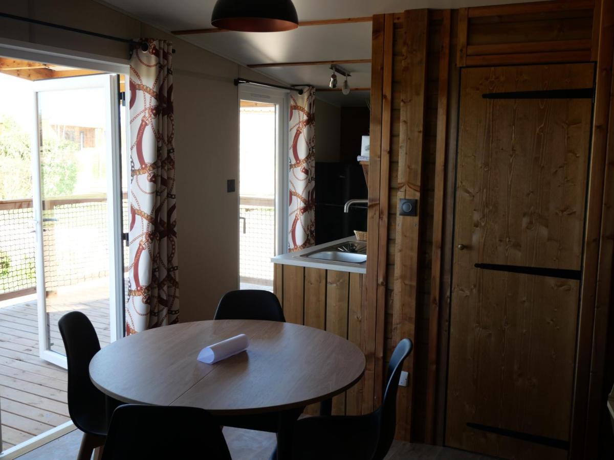 Le Village De Cottages - Le Pole Du Cheval Et De L'Ane Lignieres  Экстерьер фото